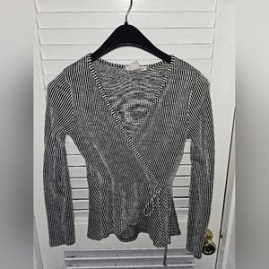 Black and white flare top